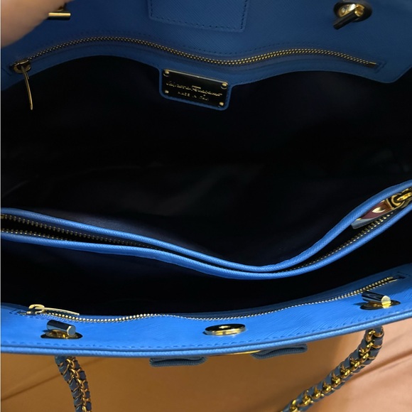 Salvatore Ferragamo Blue Leather Vara Bow Chain Shoulder Bag - Picture 8 of 14